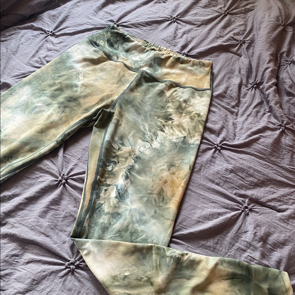Green/Tan leggings Super comfy & good material